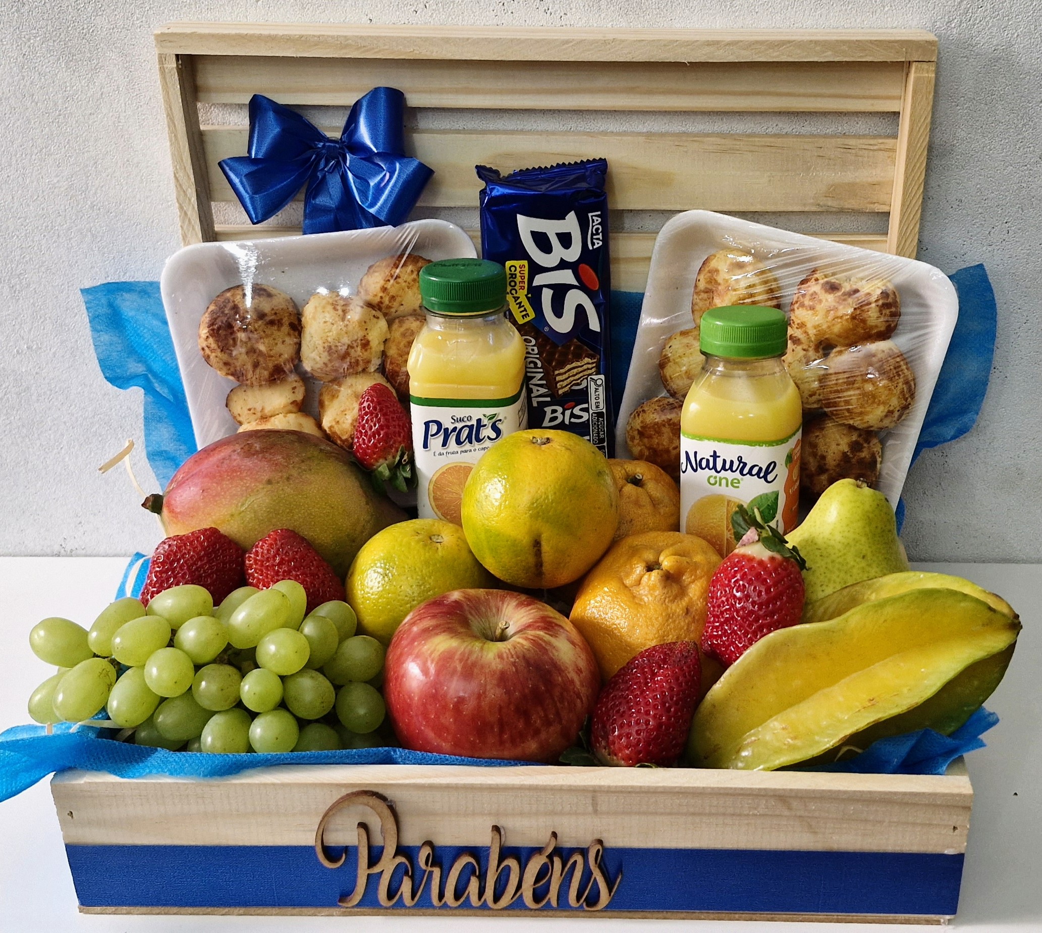 CESTA DE FRUTAS E P�O DE QUEIJO GOURMET DELICIA DA MANH�