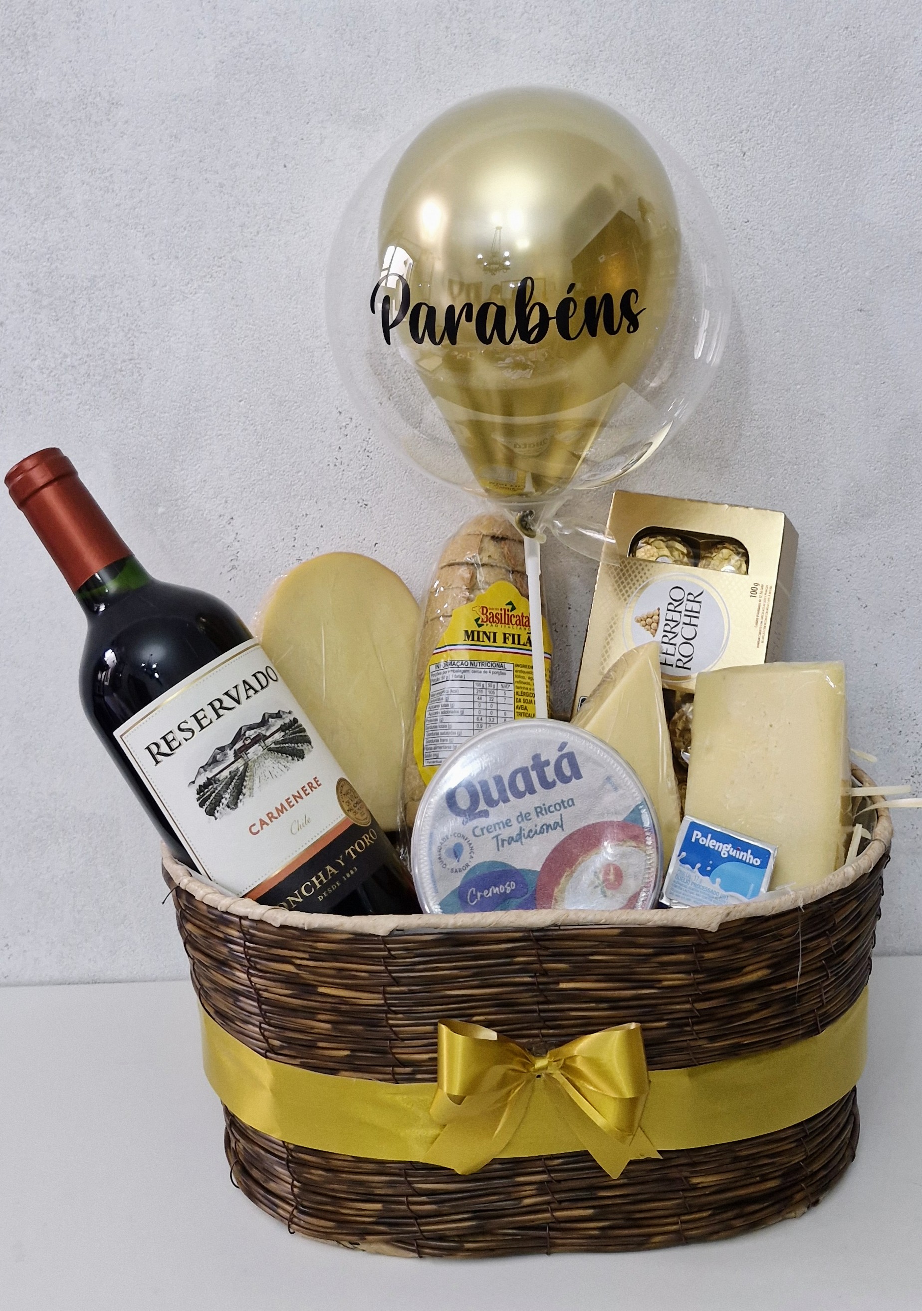 CESTA DE QUEIJOS E VINHOS NOBRE DEGUSTAR