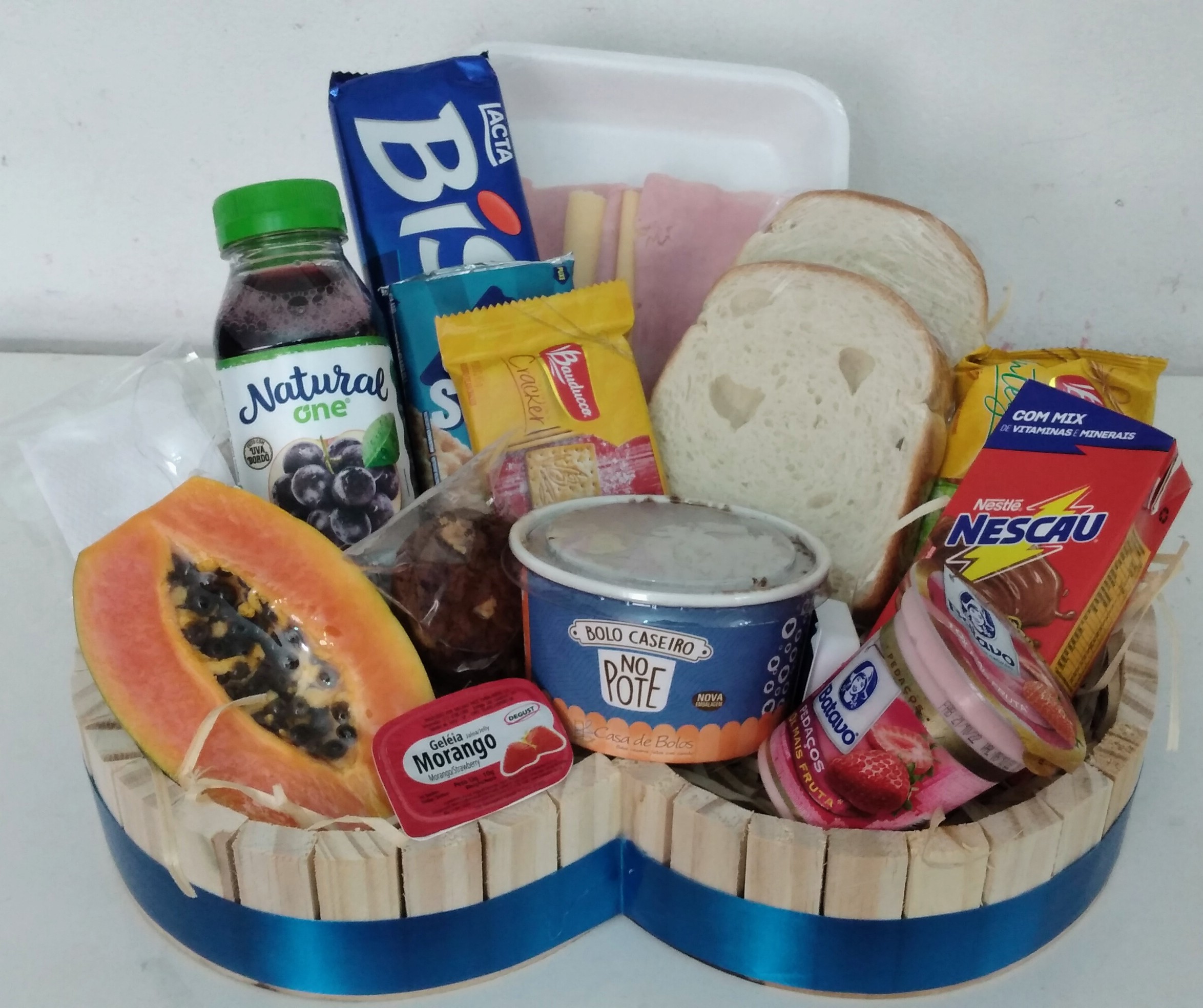 CESTA COM BOLO DE POTE MEU BEM QUERER